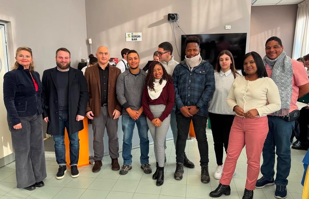 Loyola visita el Instituto Lazzaro Spallanzani en Italia