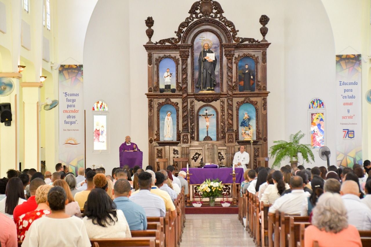 Misa de Acción de Gracias por futuros graduados del IEESL