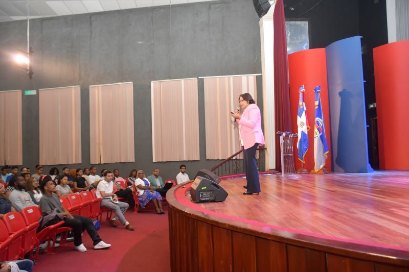 IEESL invita a Leer en la universidad